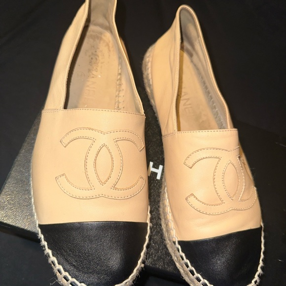CHANEL Espadrilles - Picture 1 of 4